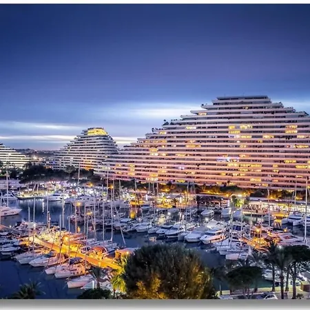 Port Marina - Parking Prive, Climatise Au Ducal Apartment Villeneuve-Loubet